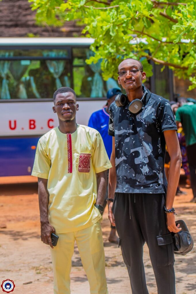 Photo du Chargé de la Communication de l'UBC et du Délégué Général des étudiants