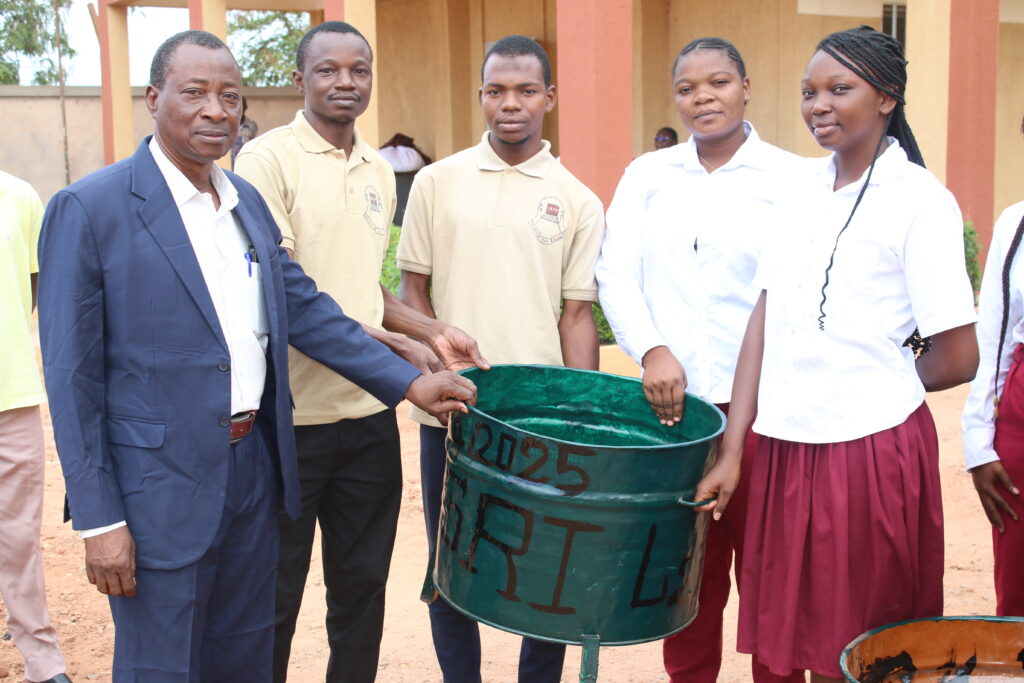 Image de remise officielle